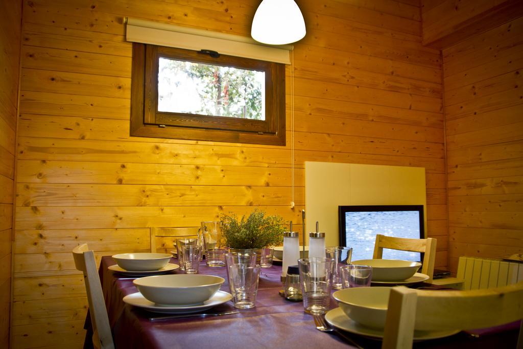 Apartamentos El Bosquet Sant Cugat del Vallès Kamer foto