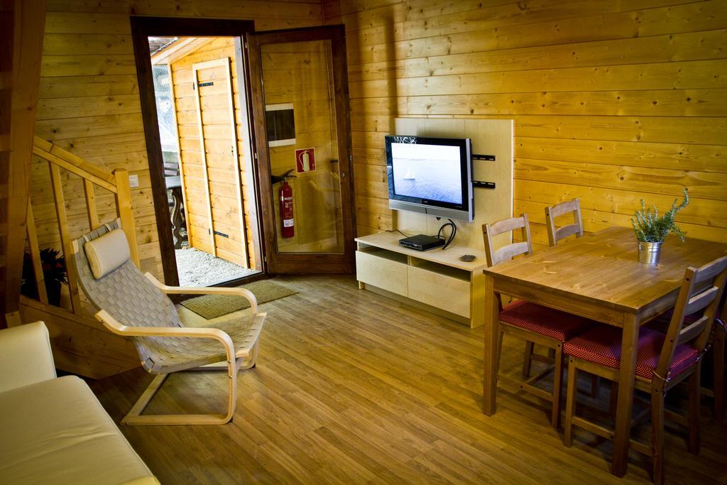 Apartamentos El Bosquet Sant Cugat del Vallès Kamer foto