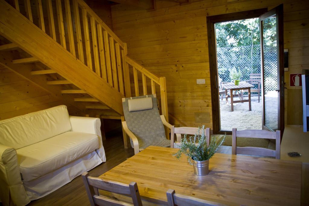 Apartamentos El Bosquet Sant Cugat del Vallès Kamer foto